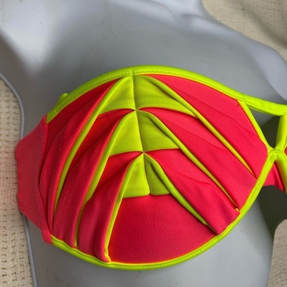 Beach Bunny Lunar Padded Underwire Bandeau Bikini Top - Picture 5 of 8